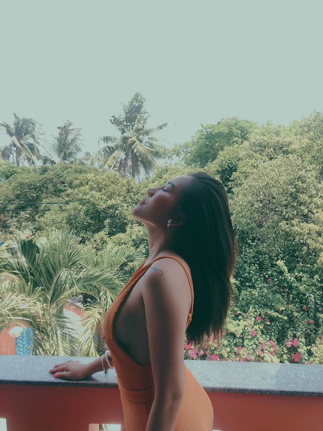 Lý Phương Châu tung loạt ảnh bikini nóng bỏng do bạn trai chụp-2
