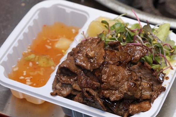 Bánh tráng nướng Việt Nam xuất hiện ở Bangkok-1