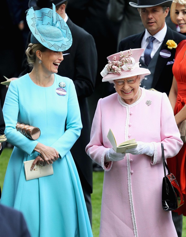 Vũ khí bí mật của Nữ hoàng Anh vô tình tố Meghan Markle nói dối và vô ơn với hoàng gia trong buổi phỏng vấn mới nhất-1