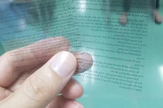 Học sinh để quên đồ sau giờ kiểm tra, thầy giáo cầm lên mà ngỡ ngàng: Quay cóp tinh vi như này chắc IQ phải cao ngất ngưởng