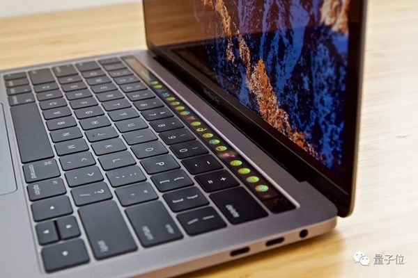 Apple thừa nhận thất bại: Công nhân Foxconn lắp ráp iPhone tốt hơn nhiều so với máy móc tự động-3