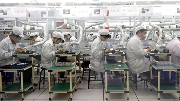 Apple thừa nhận thất bại: Công nhân Foxconn lắp ráp iPhone tốt hơn nhiều so với máy móc tự động-5