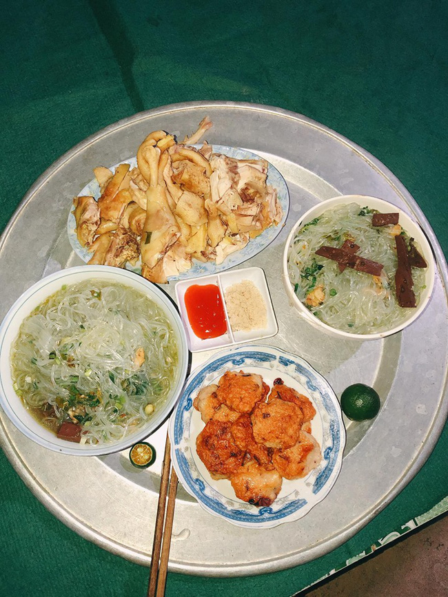 Mẹ chồng quắc mắt buông lời: Nuôi ăn bao năm mà không nấu nổi một bữa ra hồn, màn vùng lên của con dâu mới đáo để làm sao!-1