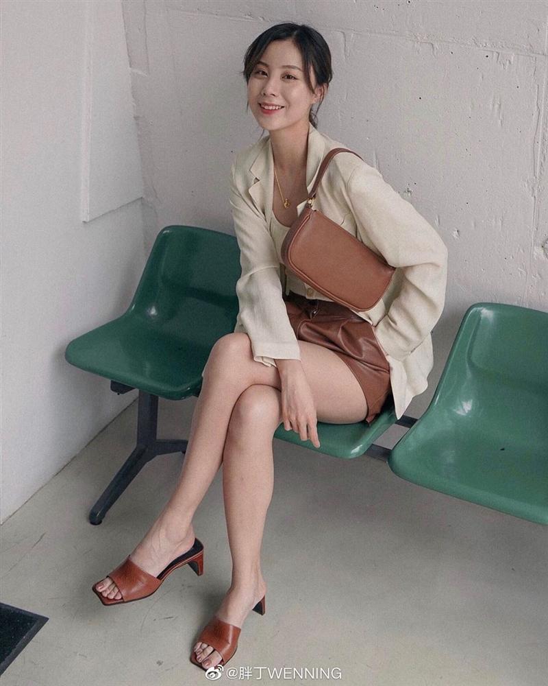 Có một mẫu sandal đang lên ngôi vì siêu hack dáng lại nâng cấp vẻ tinh tế, sang xịn cho mọi set đồ-3