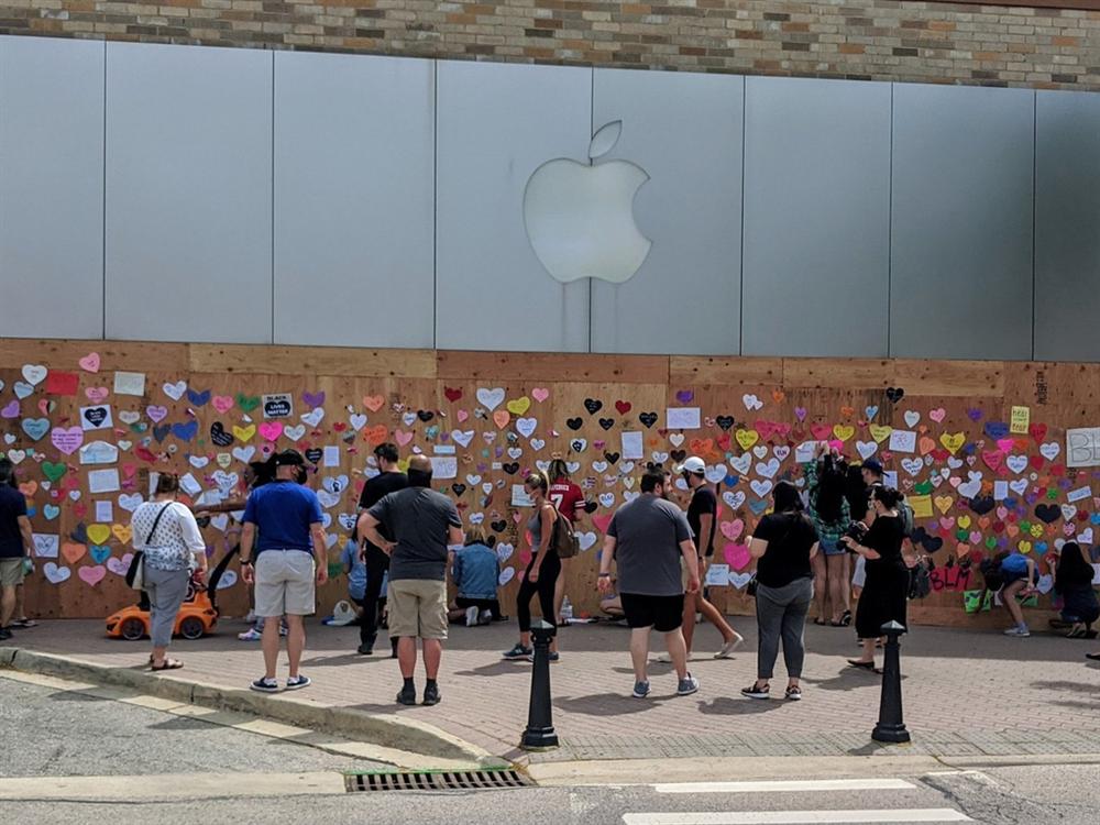 Tỷ phú công nghệ vất vả trong làn sóng biểu tình Mỹ-4