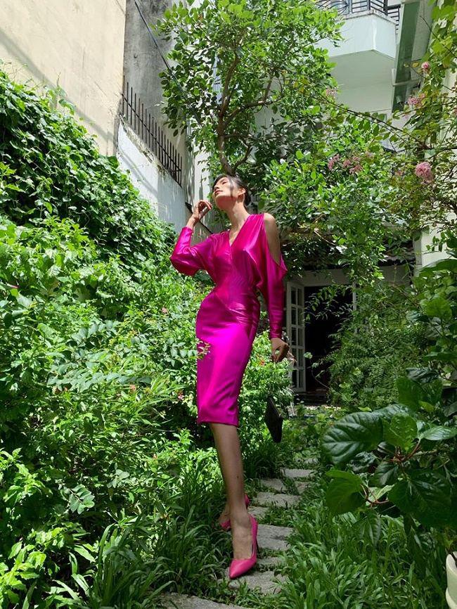 Sợ mùa hè còn chưa đủ nhiệt, Hoàng Thùy chơi toàn đồ màu nổi bần bật xuống phố-6