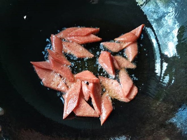 Xào mì, đừng vội cho ngay vào chảo, thêm hai bước nữa mì sẽ không bị dính vào nhau-4