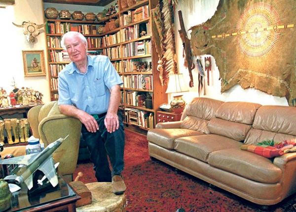 Bí mật bên trong chiếc rương kho báu 1 triệu USD của triệu phú lập dị khiến trăm ngàn người lặn lội đến nỗi mất mạng đi tìm suốt 10 năm-1