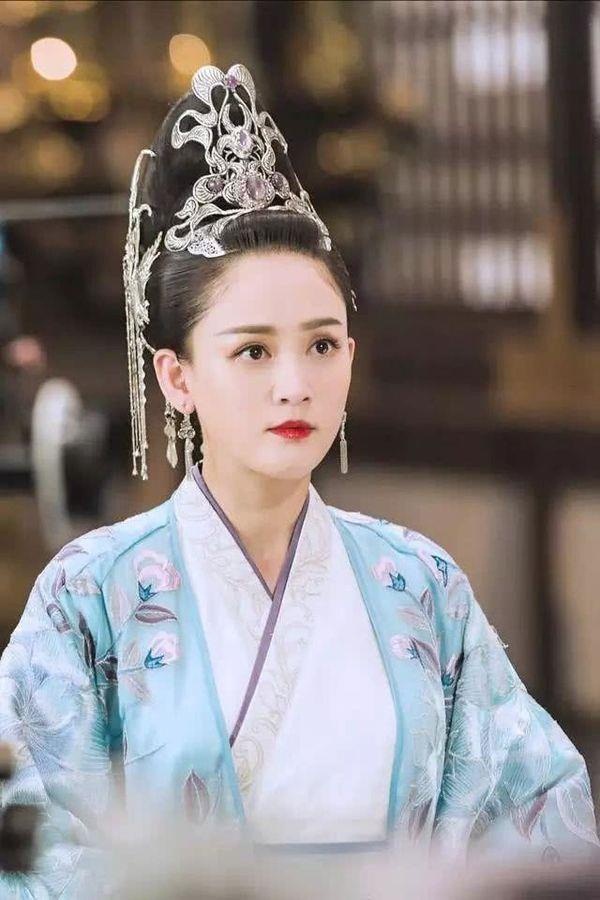 Vị Hoàng hậu ép vua sống cảnh một vợ một chồng”, vì ghen tuông mà diệt trừ tình địch khiến Hoàng đế cũng phải rời cung ra đi-3