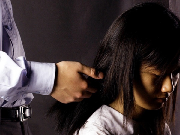 Vụ nữ sinh Thái 14 tuổi bị 5 thầy hãm hiếp suốt 1 năm gây rúng động-1