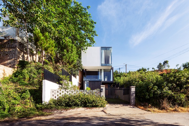 Biệt thự con trai thiết kế tặng bố mẹ dưỡng già ở Đà Lạt đẹp như trời Âu”-1