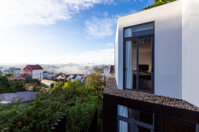 Biệt thự con trai thiết kế tặng bố mẹ dưỡng già ở Đà Lạt đẹp như trời Âu”-2