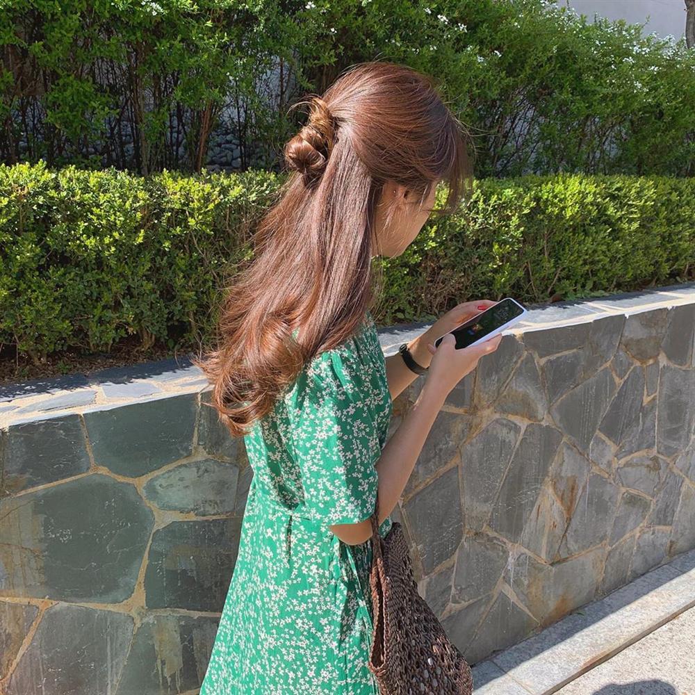 Theo các chuyên gia: Mùa Hè cứ diện trang phục mang 4 tông màu này thì ai cũng trẻ trung và hút ngàn like khi lên hình sống ảo-1