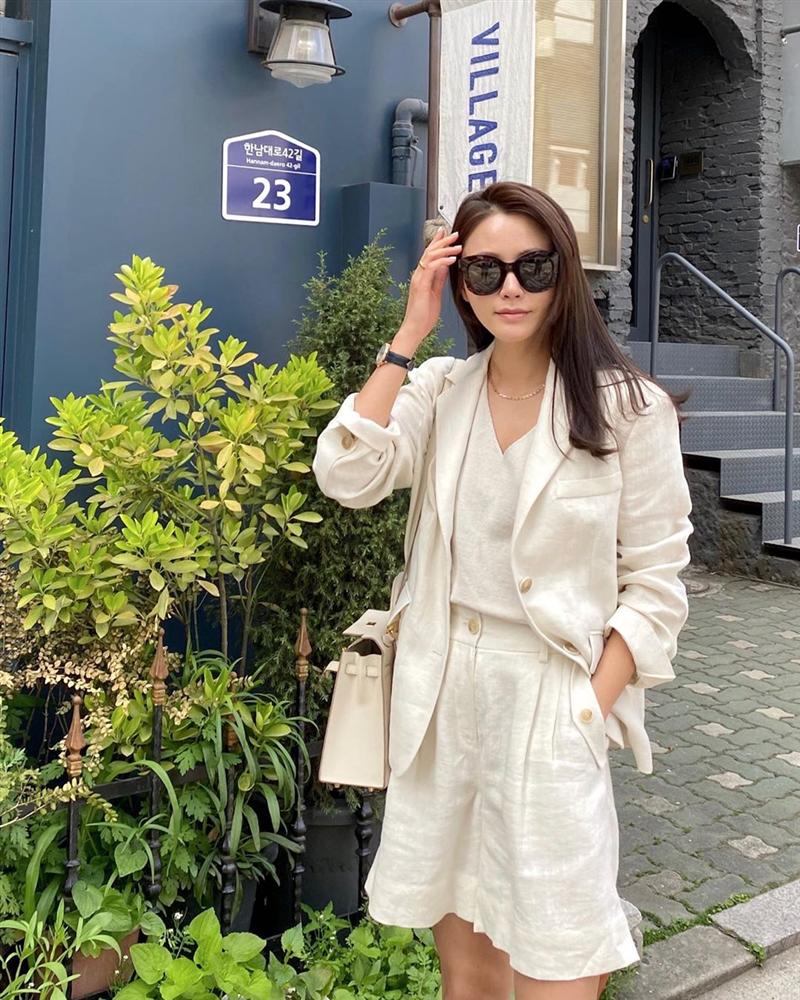 Theo các chuyên gia: Mùa Hè cứ diện trang phục mang 4 tông màu này thì ai cũng trẻ trung và hút ngàn like khi lên hình sống ảo-12