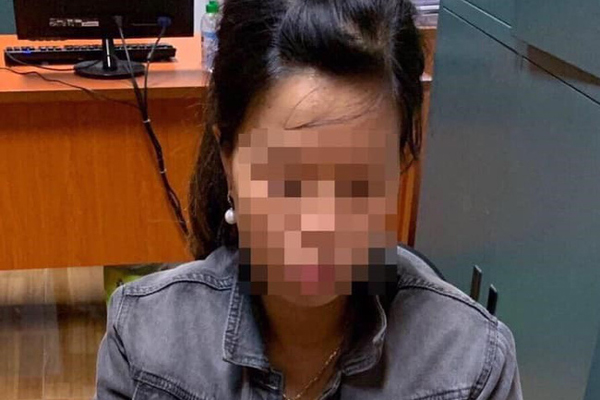 Vụ bé bị bỏ rơi dưới hố ga: Sự thật tin đồn gia đình người mẹ có điều kiện-3