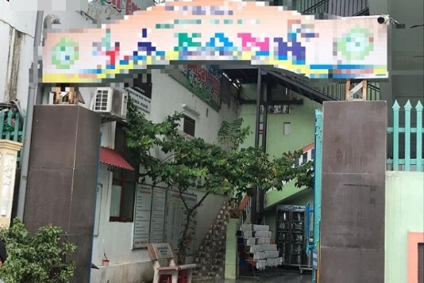 Cô giáo mầm non cầm dép đánh vào đầu trẻ ở Hải Dương-2