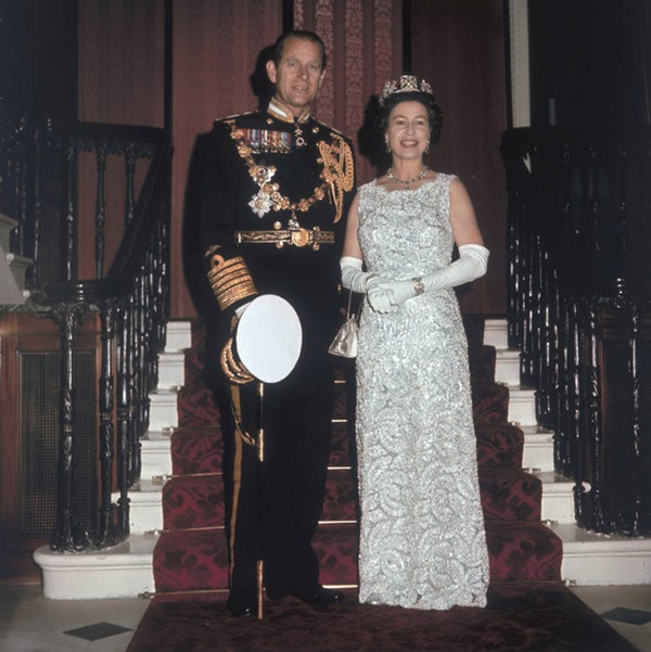Chồng Nữ hoàng Anh mừng sinh nhật lần thứ 99 bằng bức ảnh ý nghĩa, chặng đường 72 năm bên nhau của cặp đôi khiến ai cũng ngưỡng mộ-5