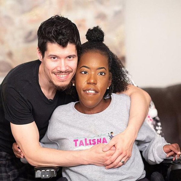 Vừa chào đời đã bị tuyên án tử không sống quá 3 ngày, cô gái lội ngược dòng, trở thành hoa hậu và có cuộc sống cực viên mãn-2