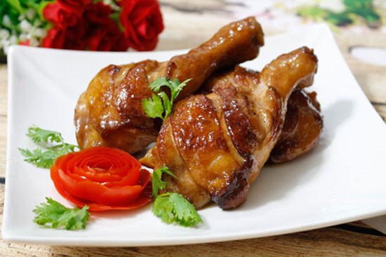 Mách chị em mẹo làm đùi gà sốt mật ong màu đẹp, thịt thơm