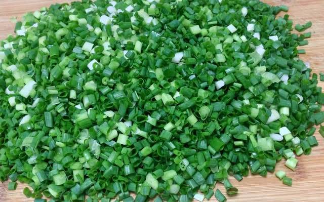 Mua nhiều hành lá về ăn không hết, hãy làm ngay cách này sẽ để được nửa năm-3