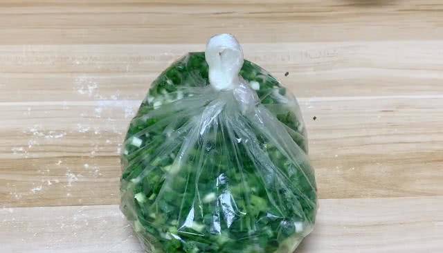 Mua nhiều hành lá về ăn không hết, hãy làm ngay cách này sẽ để được nửa năm-4