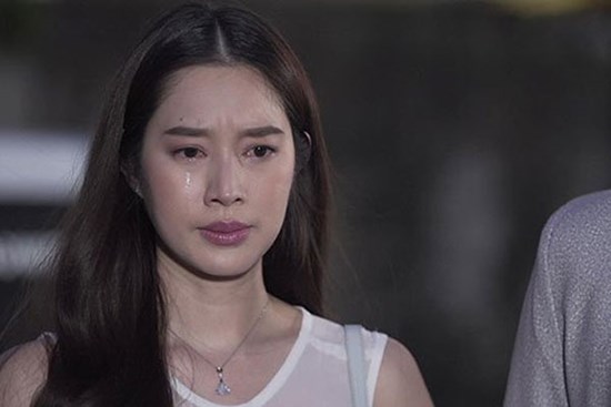 Ngày ra tòa, chồng nhìn vợ mỉa mai: 