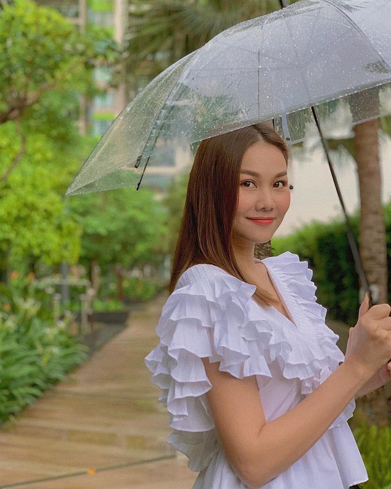 Loạt váy áo Zara xinh xẻo được sao Việt diện ầm ầm hè này, xem xong là biết ngay đâu là món hot hit đáng sắm nhất-8