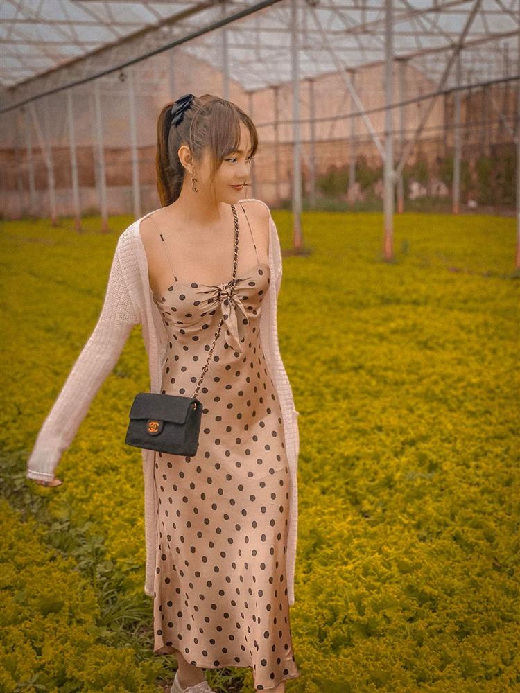 Loạt váy áo Zara xinh xẻo được sao Việt diện ầm ầm hè này, xem xong là biết ngay đâu là món hot hit đáng sắm nhất-4