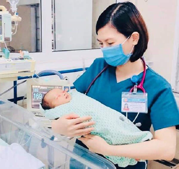 Người phát hiện bé bị bỏ dưới hố ga: Cháu được cứu nhờ tiếng ghi âm lạ trong điện thoại-2