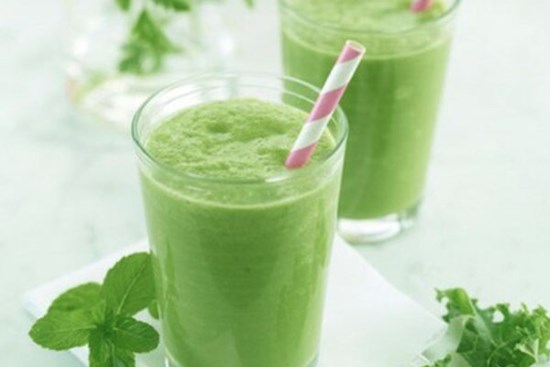 Có một loại rau rẻ vô cùng, chợ nào cũng có mà làm ra được bao nhiêu món đồ uống ngon cho mùa hè