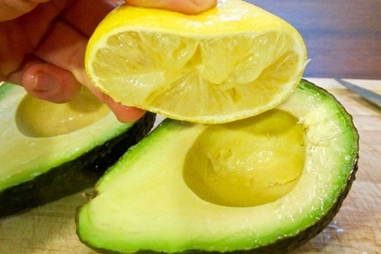 Học lỏm nhà hàng bí kíp bảo quản bơ để lâu đến mấy cũng vẫn tươi ngon như lúc mới mua