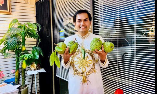 Siêu mẫu Đức Tiến sang Mỹ với vợ hoa hậu, ở nhà 16 tỷ vẫn tự nuôi gà, trồng cây-10