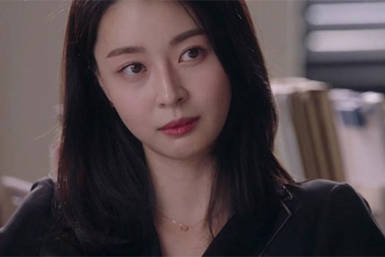 Người yêu cũ của chồng cứ nửa đêm gọi điện, nhắn tin còn nhờ đón con hộ, ghê gớm hơn nữa là con số