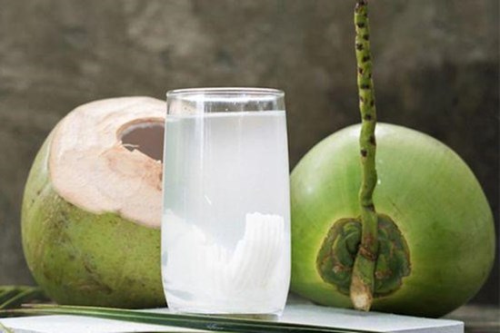 Nắng nóng uống nước dừa cực mát, nhưng không tránh những điều này thì dễ