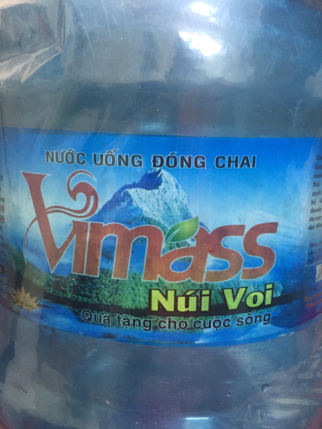 Cận cảnh quy trình hô biến nước mương thải thành nước uống đóng bình-11