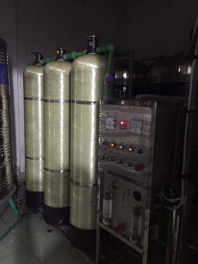 Cận cảnh quy trình hô biến nước mương thải thành nước uống đóng bình-5