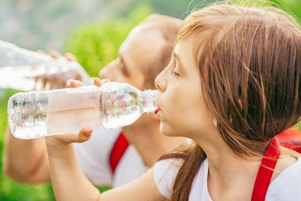 Uống nước đá có thực sự chữa khỏi viêm họng?-1