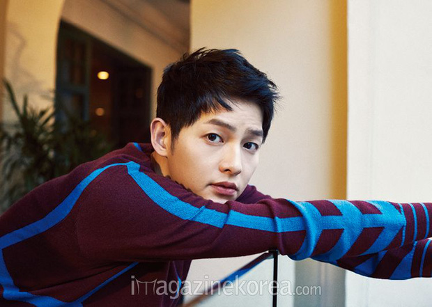 Rộ tin Song Joong Ki hẹn hò với nữ luật sư sau 1 năm ly hôn Song Hye Kyo, lộ cả bằng chứng qua điện thoại?-1