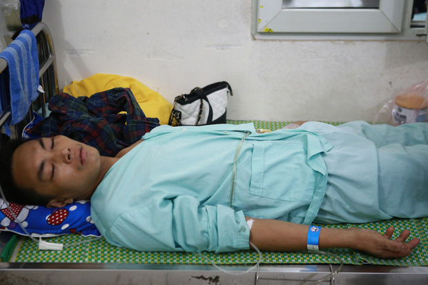 Tình hình sức khỏe của các nạn nhân bị thương trong vụ lốc xoáy ở Vĩnh Phúc: 2 bệnh nhân nặng bị gãy xương đùi, có biểu hiện sốc chấn thương-5