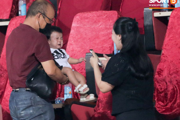 Bùi Tiến Dũng khoe thân hình như tạc tượng khi tập thể hình, đếm không hết múi bụng-4