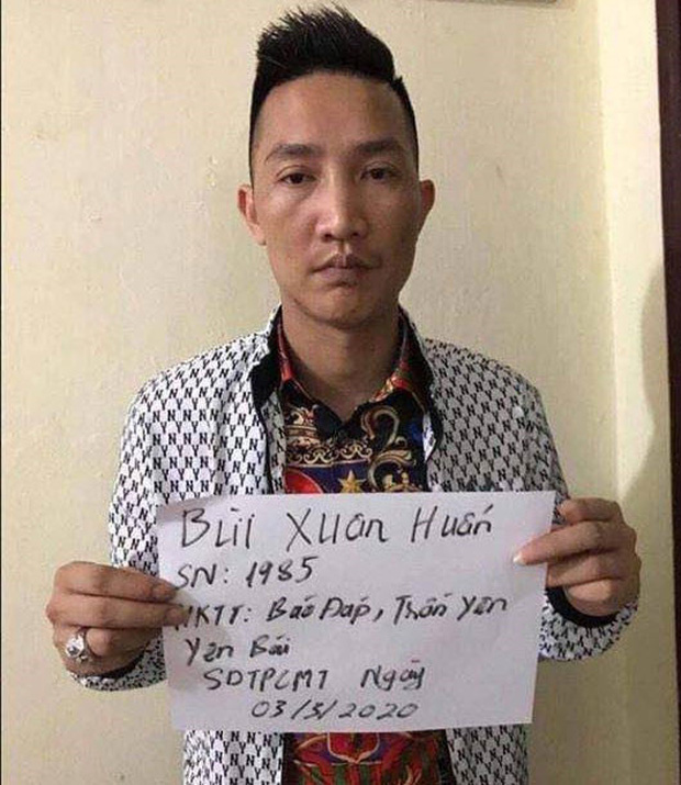 Chân dung Huấn Hoa Hồng: Giang hồ mạng 2 lần đi cai nghiện, thản nhiên ra sách chui và đóng MV quảng cáo cờ bạc trá hình-11