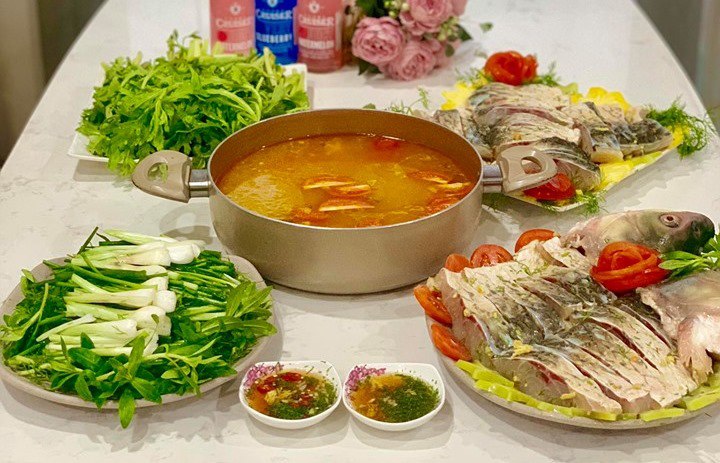 Vợ đảm khoe những mâm cơm đãi khách ngon tới nỗi dân mạng phải thốt lên đầu bếp phương nào?-10