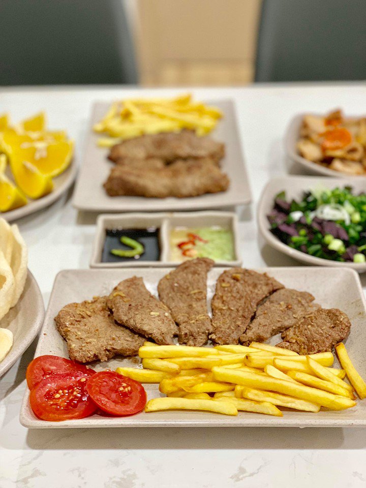 Vợ đảm khoe những mâm cơm đãi khách ngon tới nỗi dân mạng phải thốt lên đầu bếp phương nào?-8