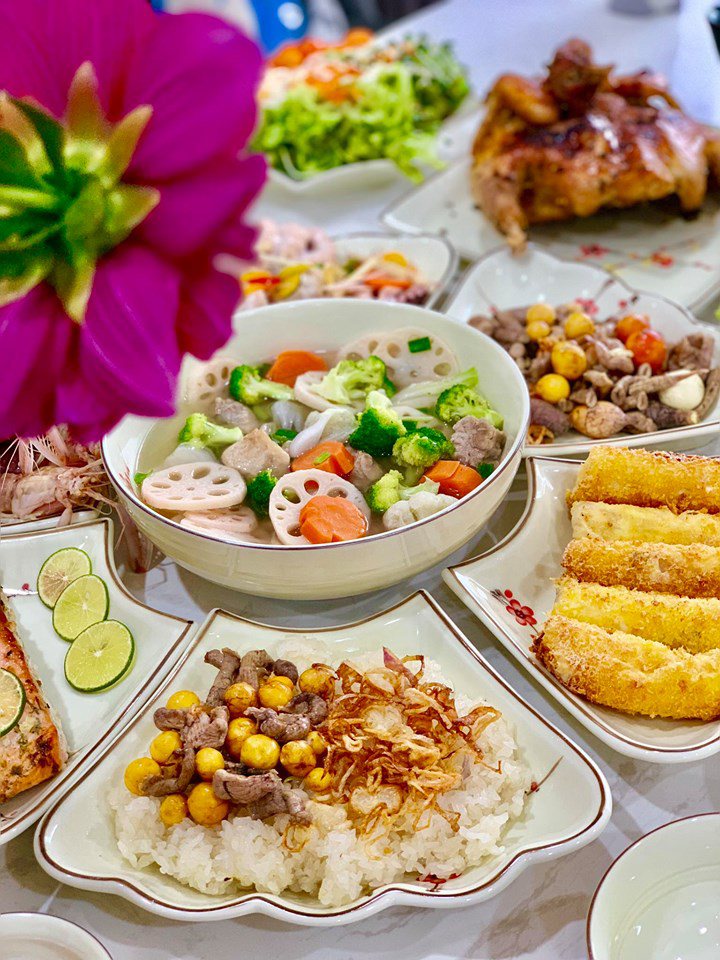 Vợ đảm khoe những mâm cơm đãi khách ngon tới nỗi dân mạng phải thốt lên đầu bếp phương nào?-9