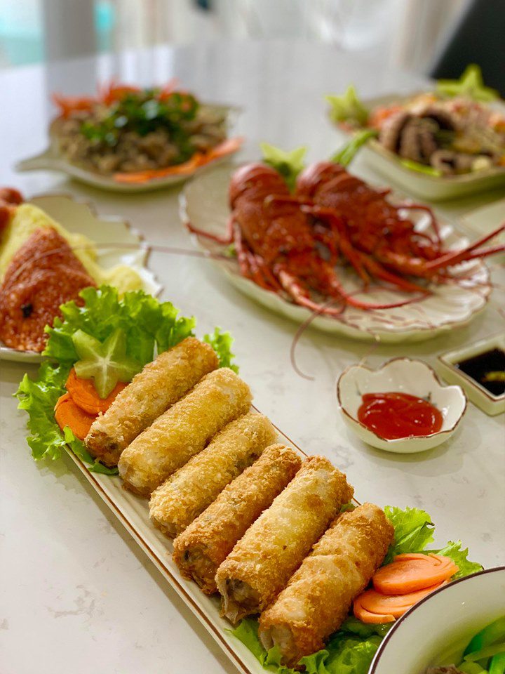 Vợ đảm khoe những mâm cơm đãi khách ngon tới nỗi dân mạng phải thốt lên đầu bếp phương nào?-17