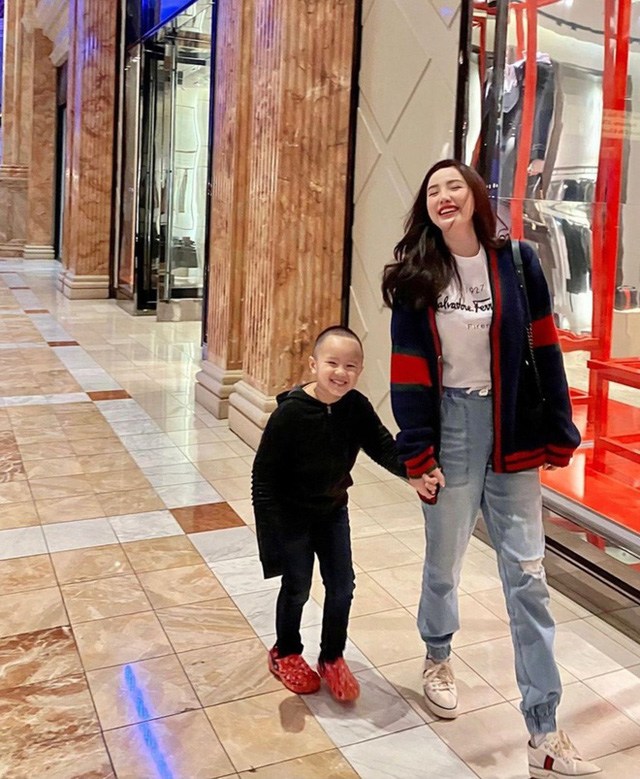 Từ ngày có chồng, Bảo Thy ngày càng ăn mặc trẻ trung hơn trước-11