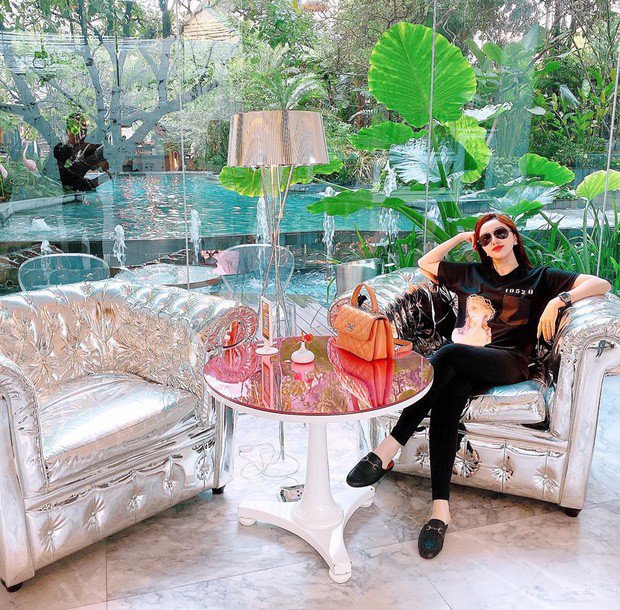 Từ ngày có chồng, Bảo Thy ngày càng ăn mặc trẻ trung hơn trước-14