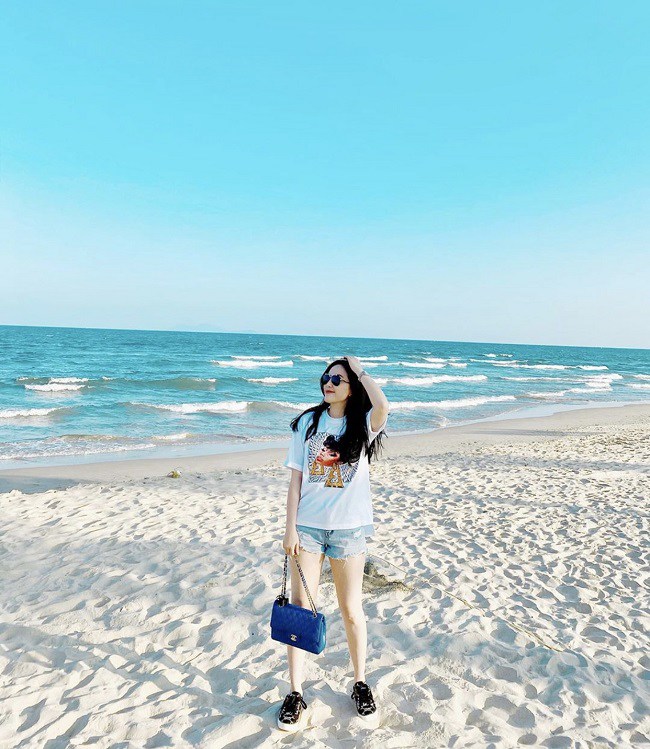 Từ ngày có chồng, Bảo Thy ngày càng ăn mặc trẻ trung hơn trước-15