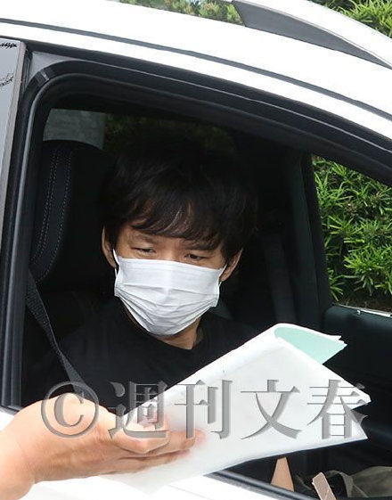 Sự thật dơ bẩn về lối sống bệnh hoạn của chồng mỹ nhân đẹp nhất Nhật Bản: Nghiện tổ chức tiệc sex, trả 2 triệu đồng cho 3-5 phút quan hệ tình dục-5