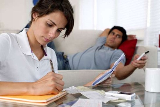 Đã nghèo mà vẫn chi tiêu theo cách này thì chỉ khiến chị em ngày càng nghèo thêm